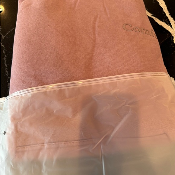 COMFRT Minimalist Hoodie NWT - Picture 9 of 9